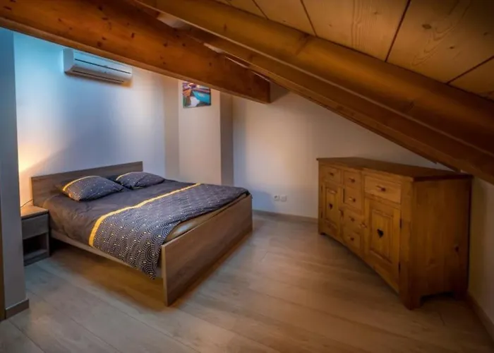 Du Duplex Vue 180 Avec Piscine アパート